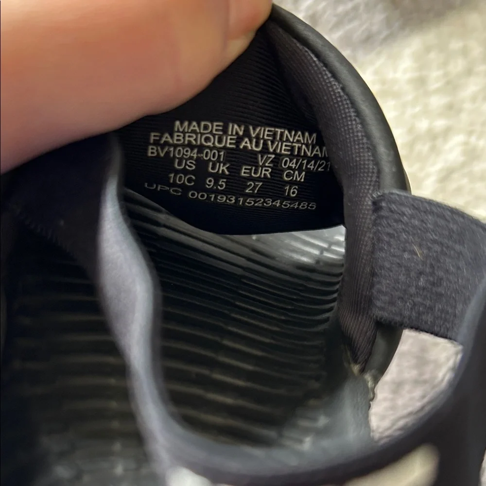 Nike Black Kids Slide Sandals with White Swoosh - Picture 2 of 7